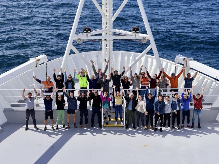 Research voyage team aboard RV Investigator